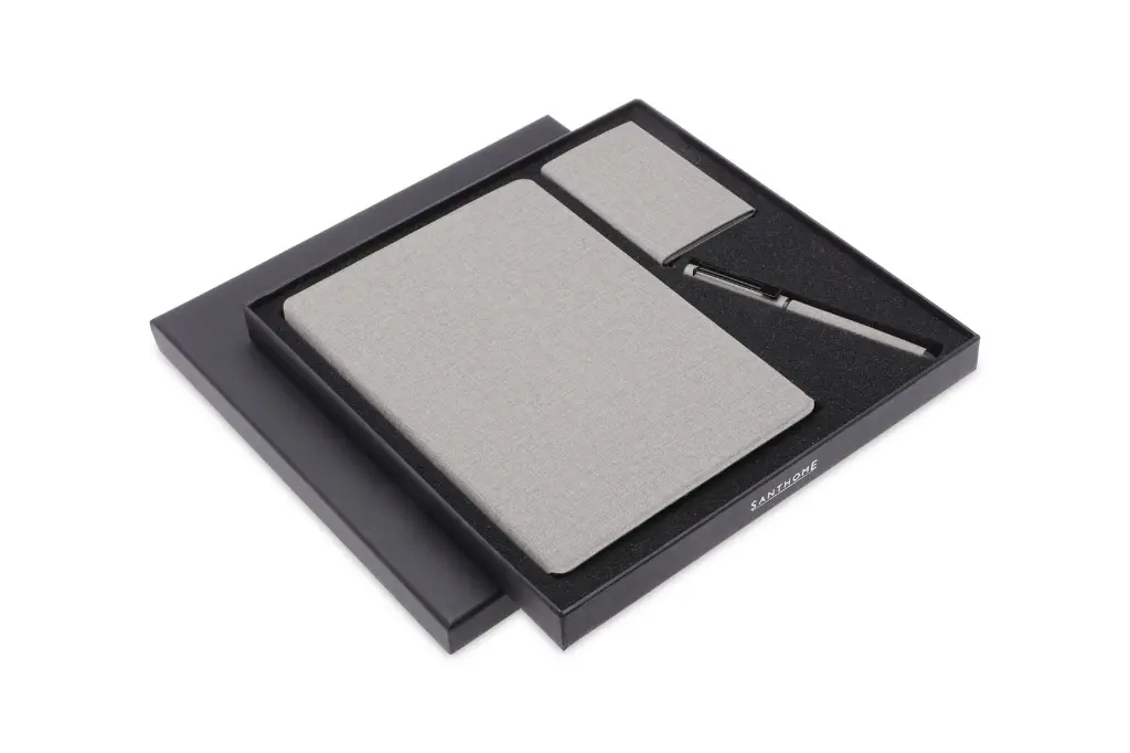 CHANGE ZERO Sustainable Gift Set with Refillable Notebook, Pen & Cardholder - Grey (6).webp
